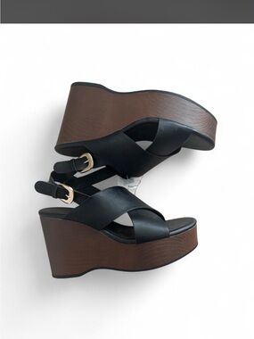 Old Navy Black Strappy Wedge Sandals with Brown Platform